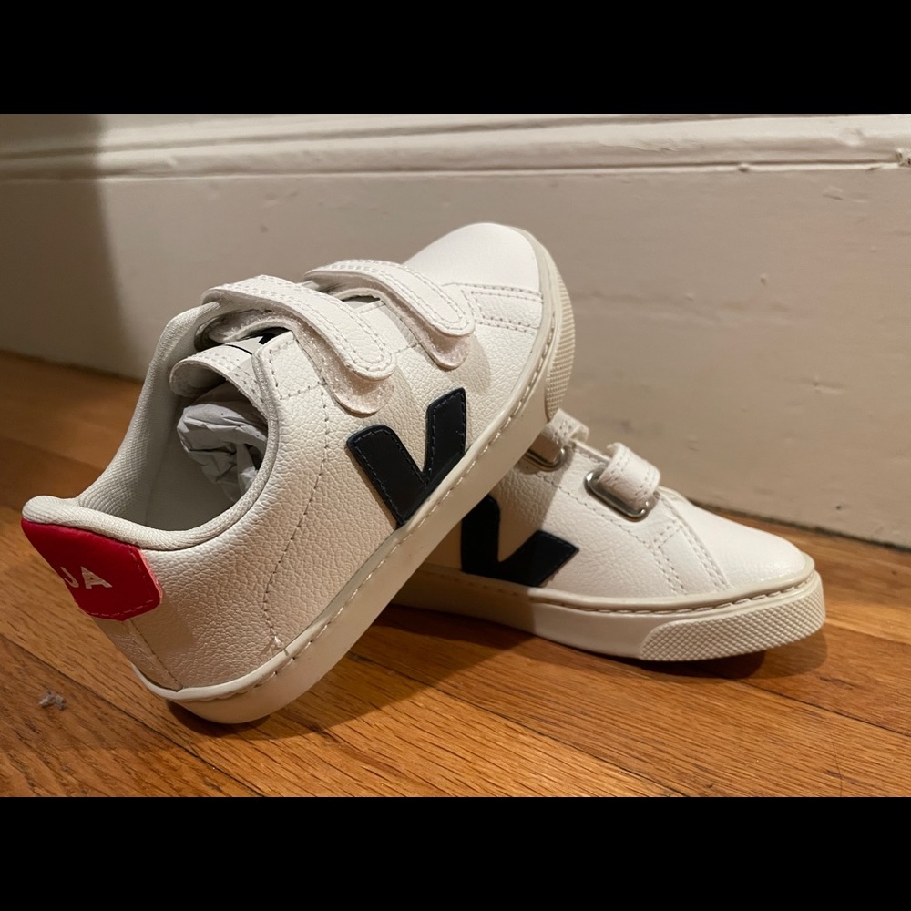 Childrens Veja Velcro sneakers